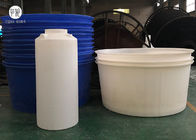 Niebieskie okrągłe 250 galonowe plastikowe pojemniki do przechowywania wody do przechowywania płynnych pasz