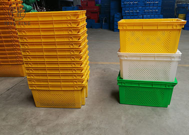Kolorowe perforowane plastikowe skrzynie do pakowania z tworzywa sztucznego 630 * 420 * 315 Mm HDPE
